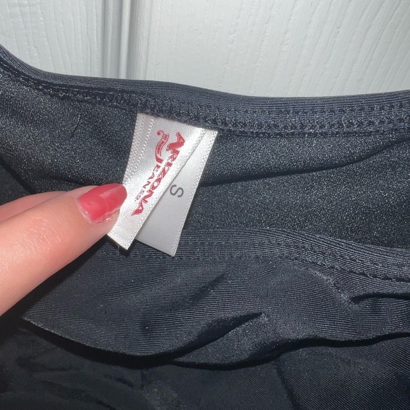 Swimsuit 🖤🤍 - Picture 4 of 6